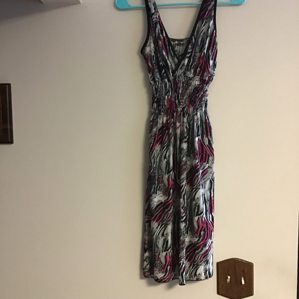 Romantic Sini women’s summer dress. Size L Like new.